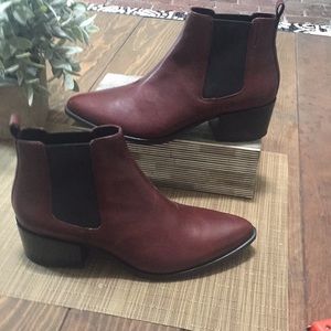 New Vagabond Marja Chelsea Booties Sz 40 (snug 9)